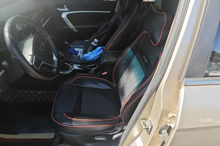 吉利汽车 帝豪 2017款 三厢百万款 1.5L 手动向上版中控内饰19