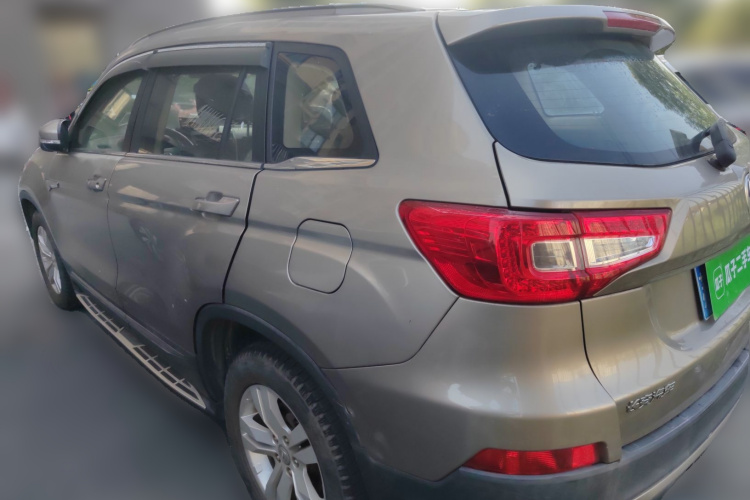 长安CS75 2014款 2.0L 手动豪华型 国V车身外观6003