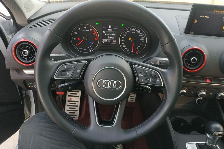 奥迪A3 2020款 改款 Sportback 35 TFSI 进取型 国VI中控内饰13