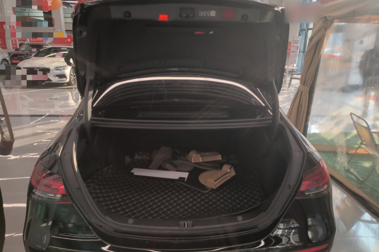 奔驰E级 2023款 E 300 L 运动时尚型机舱底盘23