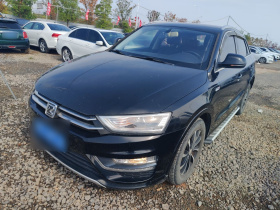 众泰SR7 2016款 1.5T 手动魔方之路版 国V