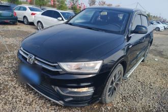 众泰SR7 2016款 1.5T 手动魔方之路版 国V