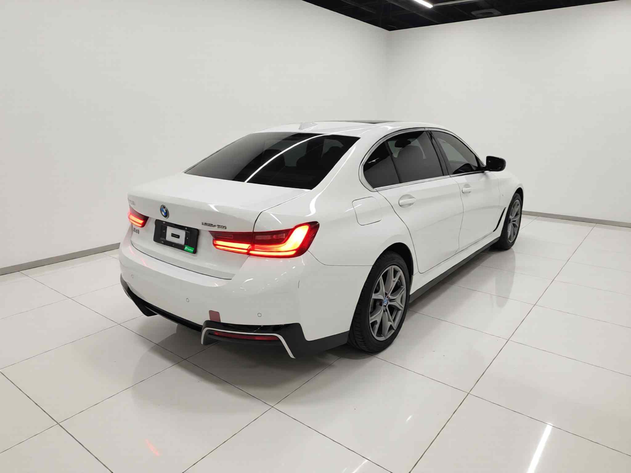宝马i3 2025款 eDrive 35 L(4)