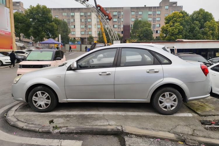 别克 凯越 2013款 1.5L 自动经典型车身外观4