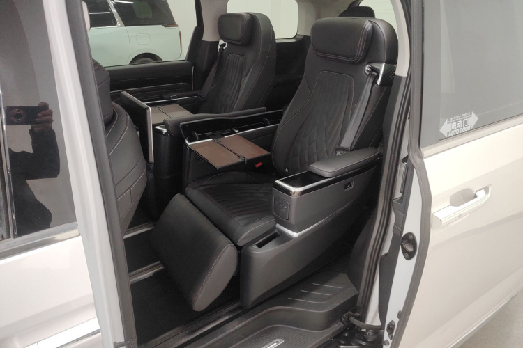 上汽大通MAXUS 大通G90 2022款 2.0T 星际旗舰版中控内饰21