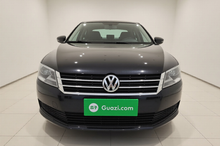 大众 朗逸 2013款 改款经典 1.6L 手动风尚版车身外观2