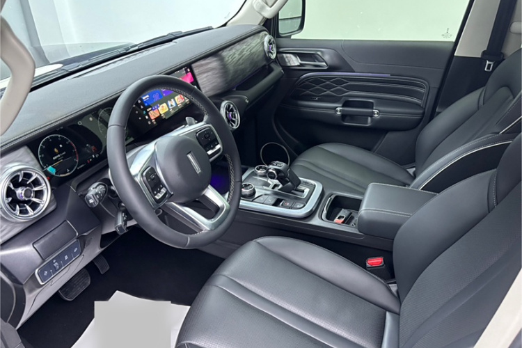 坦克300 2021款 越野版 2.0T 征服者中控内饰7001