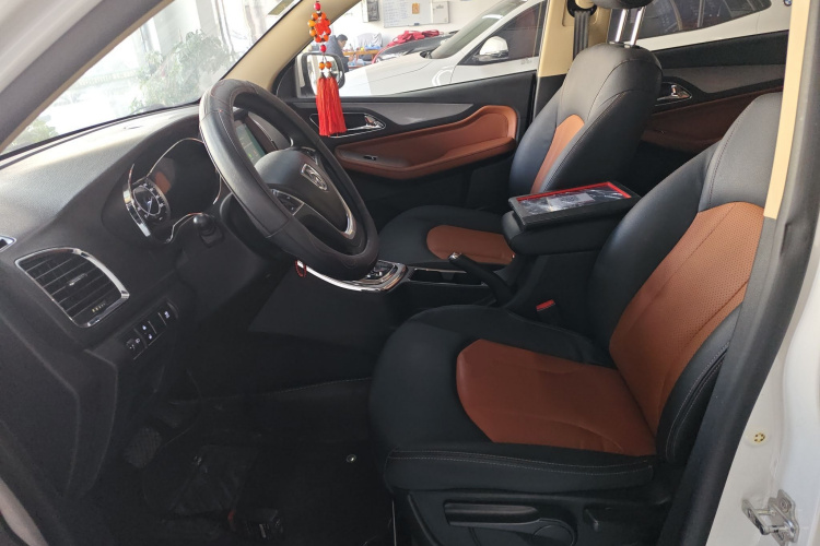 宝骏560 2016款 1.8L iAMT精英型局部细节19