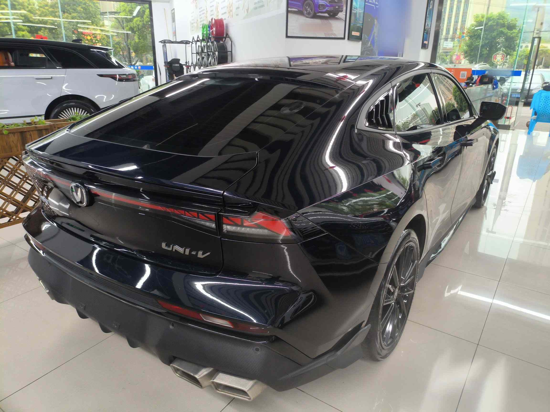 长安UNI-V 2024款 1.5T 尊贵运动型(4)