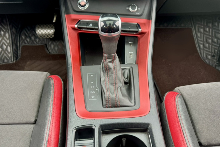 奥迪Q3 2019款 35 TFSI 进取动感型局部细节16