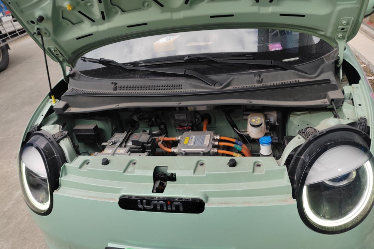 长安启源 长安Lumin 2022款 210km 香甜款机舱底盘24