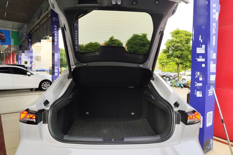 长安UNI-V 2024款 1.5T 尊贵运动型局部细节23