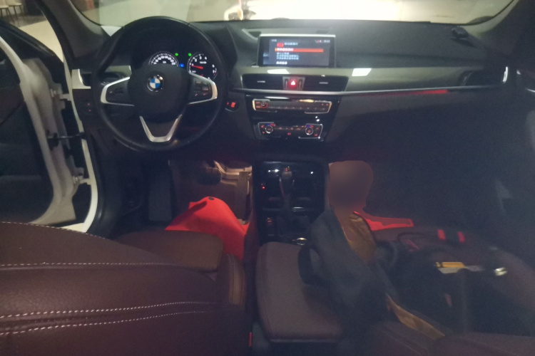 宝马X1 2019款 sDrive18Li 尊享型中控内饰12