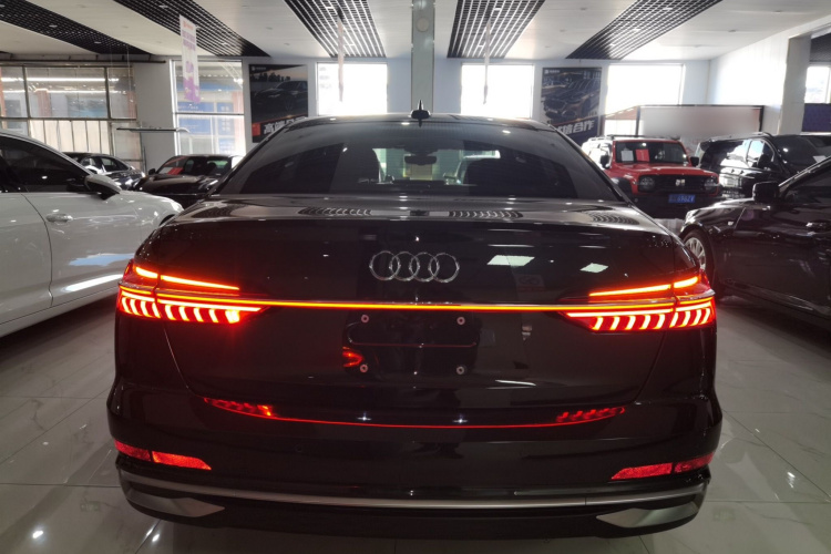 奥迪A6L 2024款 45 TFSI quattro 臻选动感型车身外观6
