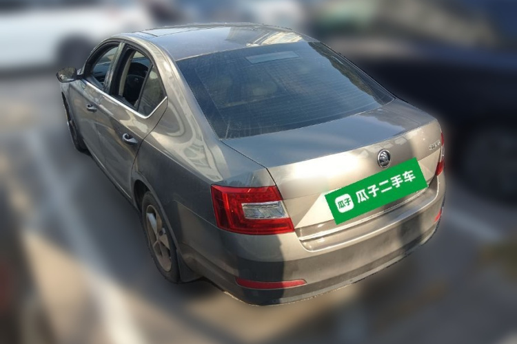 斯柯达 明锐 2015款 1.6L 自动逸俊版车身外观5