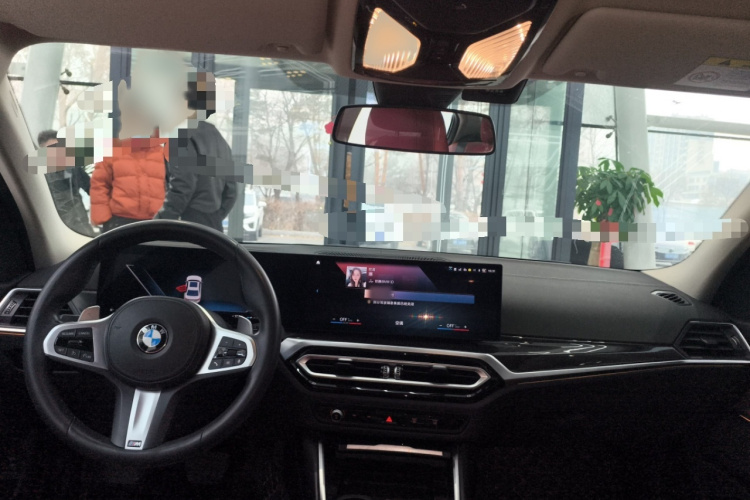 宝马3系 2023款 325Li M运动套装中控内饰7002