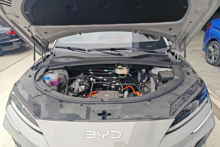 比亚迪 宋PLUS新能源 2025款 EV 智驾版 520km 尊贵型局部细节24