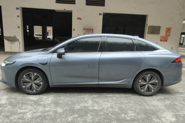 小鹏P5 2024款 500Pro版车身外观4