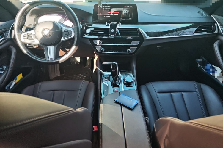 宝马5系 2019款 525Li M运动套装中控内饰12