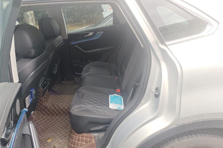 红旗HS5 2019款 2.0T 智联旗享版中控内饰21