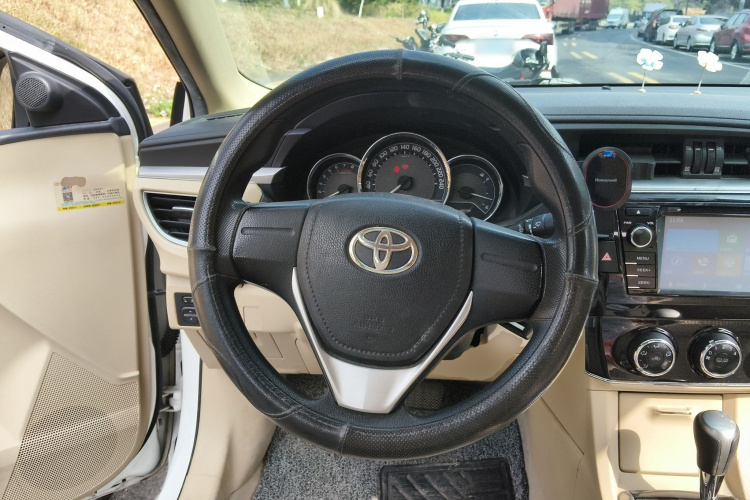 丰田 卡罗拉 2014款 1.6L CVT GL中控内饰13
