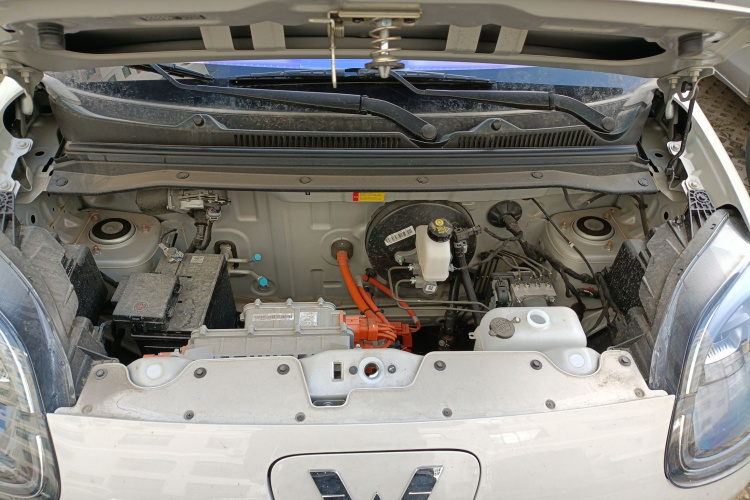 五菱汽车 宏光MINIEV 2025款 四门版 臻享+款机舱底盘24