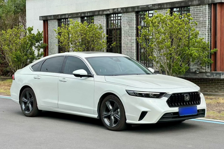 本田 英仕派 2023款 260TURBO 精致版车身外观6004