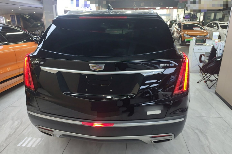 凯迪拉克XT5 2022款 2.0T 两驱豪华型车身外观6