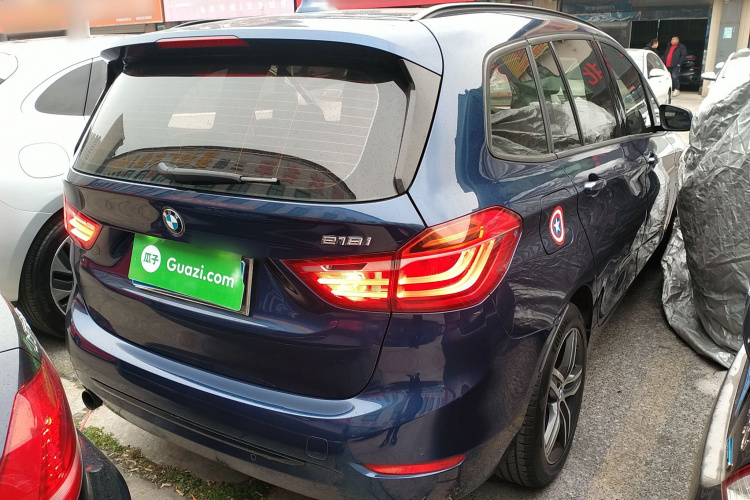 宝马2系多功能旅行车 2015款 218i 运动设计套装车身外观7