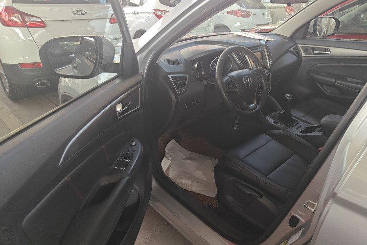 长安CS75 2014款 2.0L 手动豪华型 国V中控内饰20