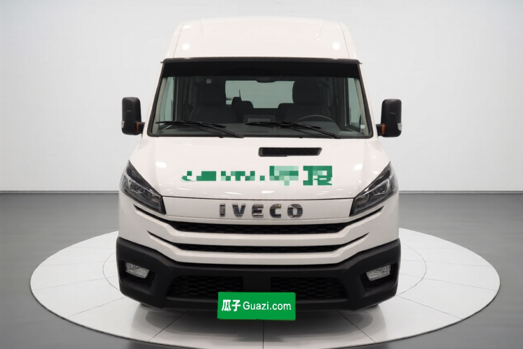 依维柯得意 2023款 2.5T A35M1多用途乘用车短轴中顶双胎侧拉门 自动挡车身外观2