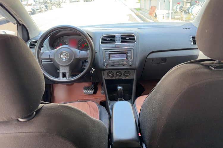 大众 Polo 2013款 1.6L 自动舒适版中控内饰7003