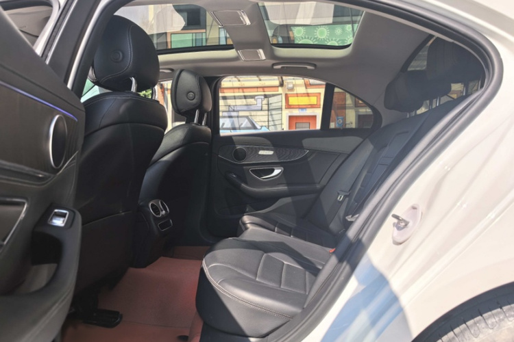 奔驰C级 2019款 改款 C 260 L 运动版中控内饰7005