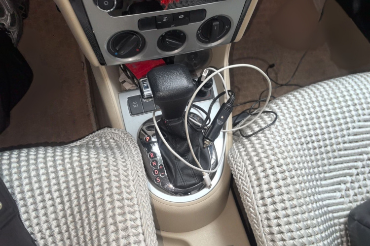 大众 朗逸 2011款 1.6L 自动品雅版局部细节18