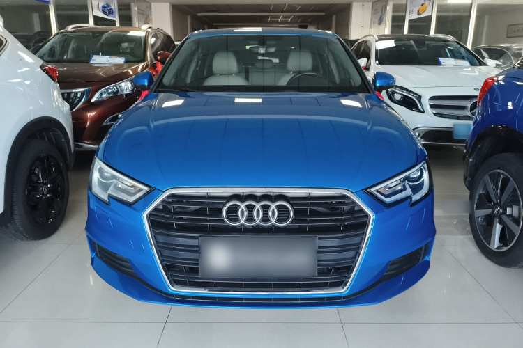 奥迪A3 2017款 Sportback 35 TFSI 进取型车身外观2