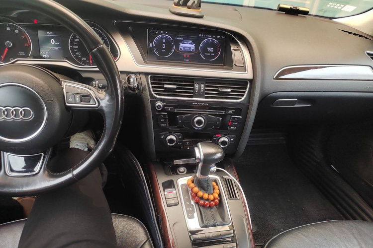 奥迪A4L 2015款 35 TFSI 自动舒适型中控内饰7002