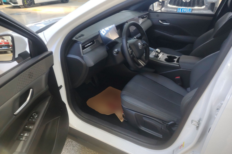 比亚迪 秦PLUS 2025款 DM-i 智驾版 55KM领先型中控内饰7003