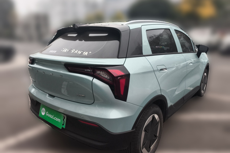 吉利几何E萤火虫 2024款 301km 星光车身外观7