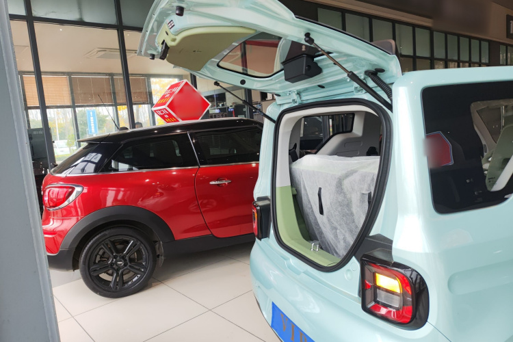 吉利银河 熊猫 2025款 210km 元气熊机舱底盘23