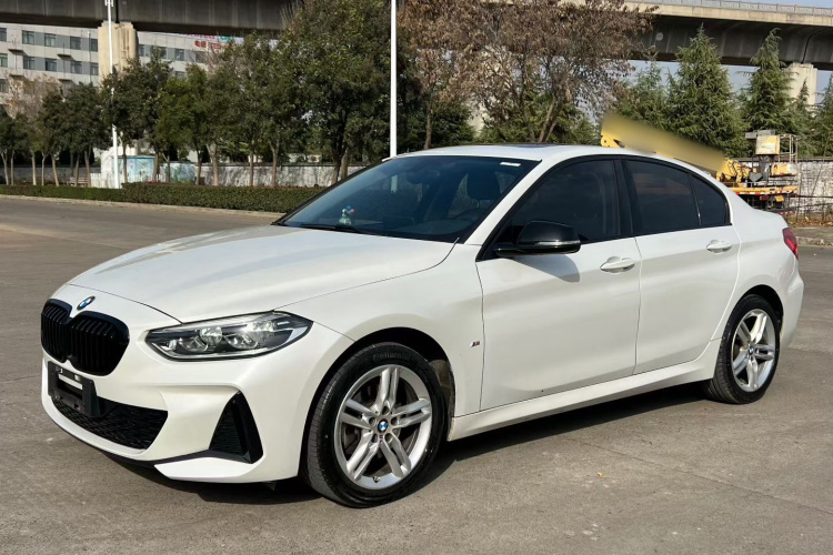 宝马1系 2022款 120i M运动曜夜版车身外观6004