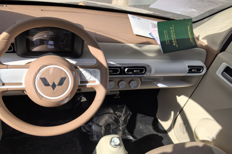 五菱汽车 宏光MINIEV 2024款 第三代 215km 青春版中控内饰7001