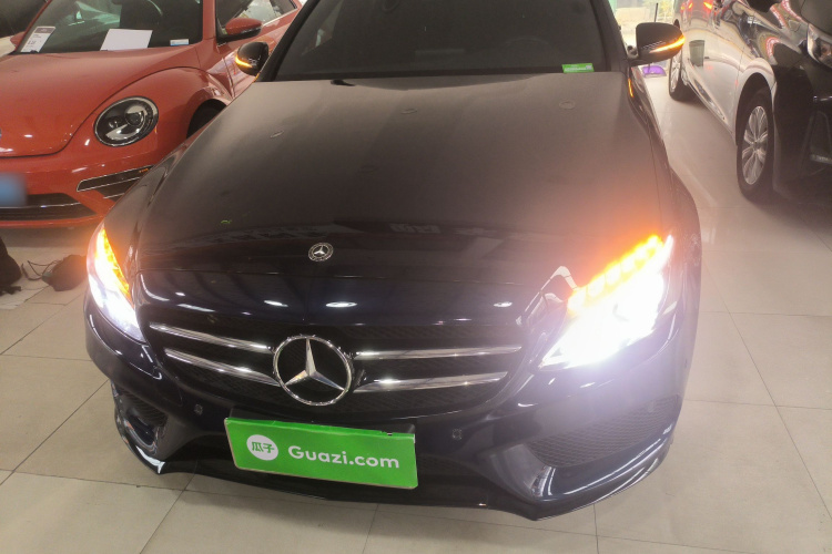 奔驰C级 2018款 C 200 运动版车身外观2