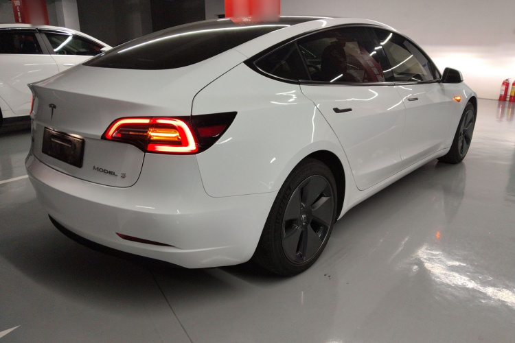 特斯拉 Model 3 2021款 标准续航后驱升级版车身外观7