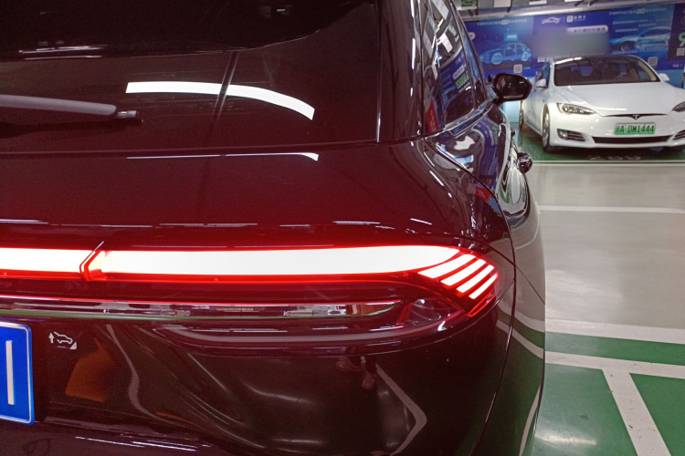 林肯 冒险家 2023款 2.0T 两驱尊雅版车身外观9