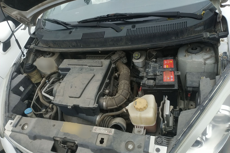 凯翼C3R 2015款 1.5L 手动金钻版机舱底盘24