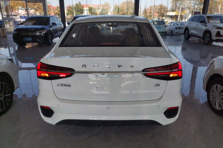 荣威i5 2021款 1.5L CVT铂金版车身外观6