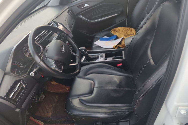 奇瑞 瑞虎3X 2021款 改款 PLUS 1.5L CVT尽兴松子版中控内饰19