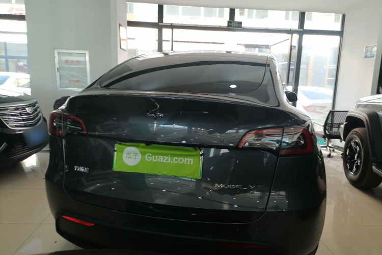 特斯拉 Model Y 2021款 标准续航后驱版车身外观6