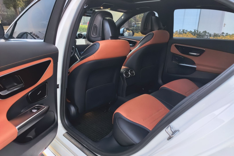奔驰C级 2022款 改款 C 200 L 运动版中控内饰7005