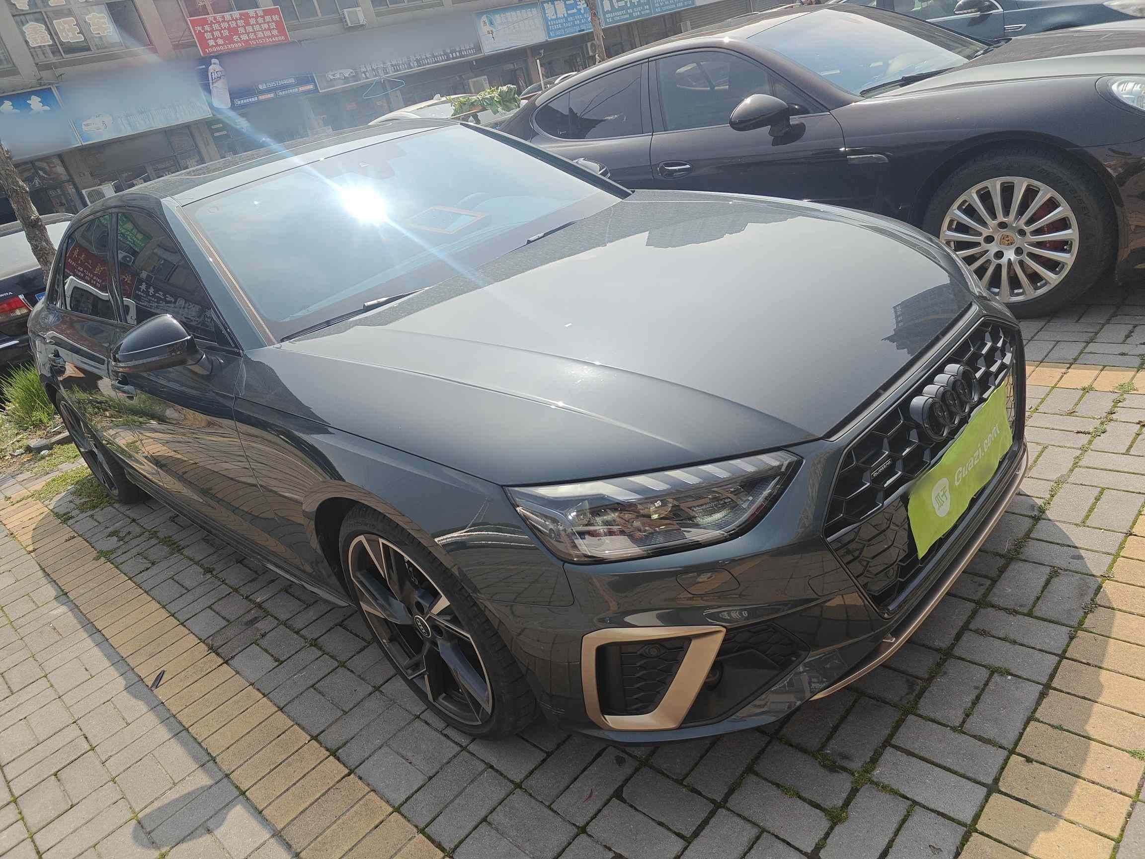 奥迪A4L 2024款 40 TFSI quattro RS套件燃速型(5)